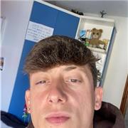 Me defino como un joven al que le gusta mucho trabajar con niños y ayudarles.Dispongo de un certificado de monitor de tiempo libre